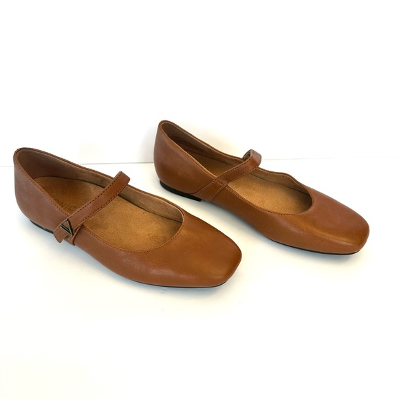 Vionic Alameda Mary Jane flats in tan leather, size 8 - Picture 3 of 8